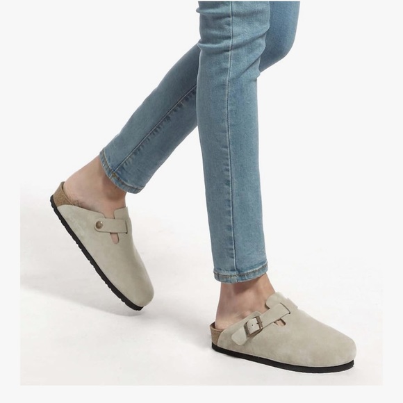 Clogs - Picture 2 of 10